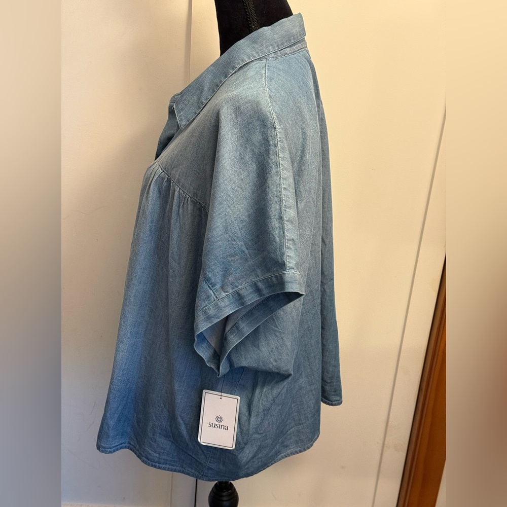 NWT 100% cotton chambray spring, summer top. 3X, from Nordstrom Rack. Drop sleev